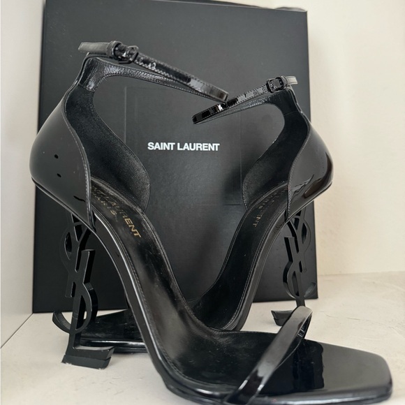 YSL BLACK PATENT HEELS!!!! Used twice! Brand NEW! The size is 38 - Picture 2 of 8